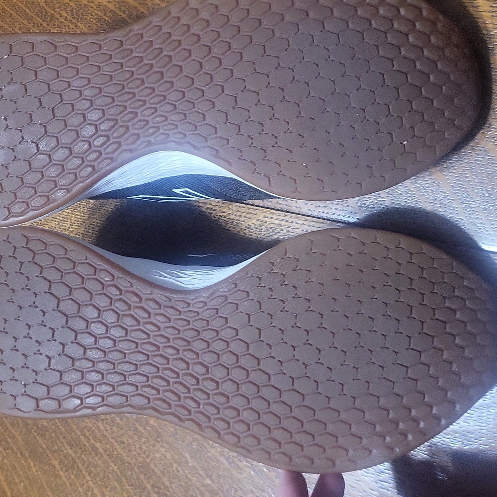 Womens New Balance Fresh Foam Roav Gym Shoes - Picture 9 of 11